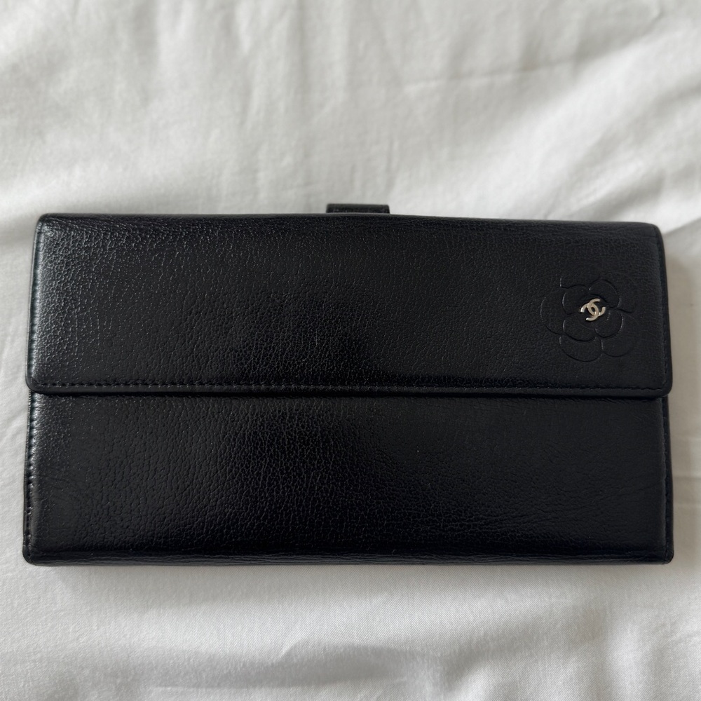 (Auth) Vintage CHANEL Camellia Embossed Flap Wallet in Black